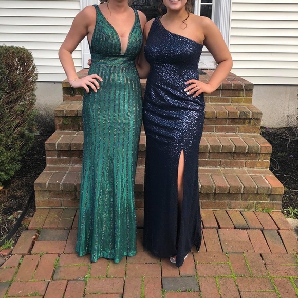 Prom dress size 4 - Picture 5 of 5